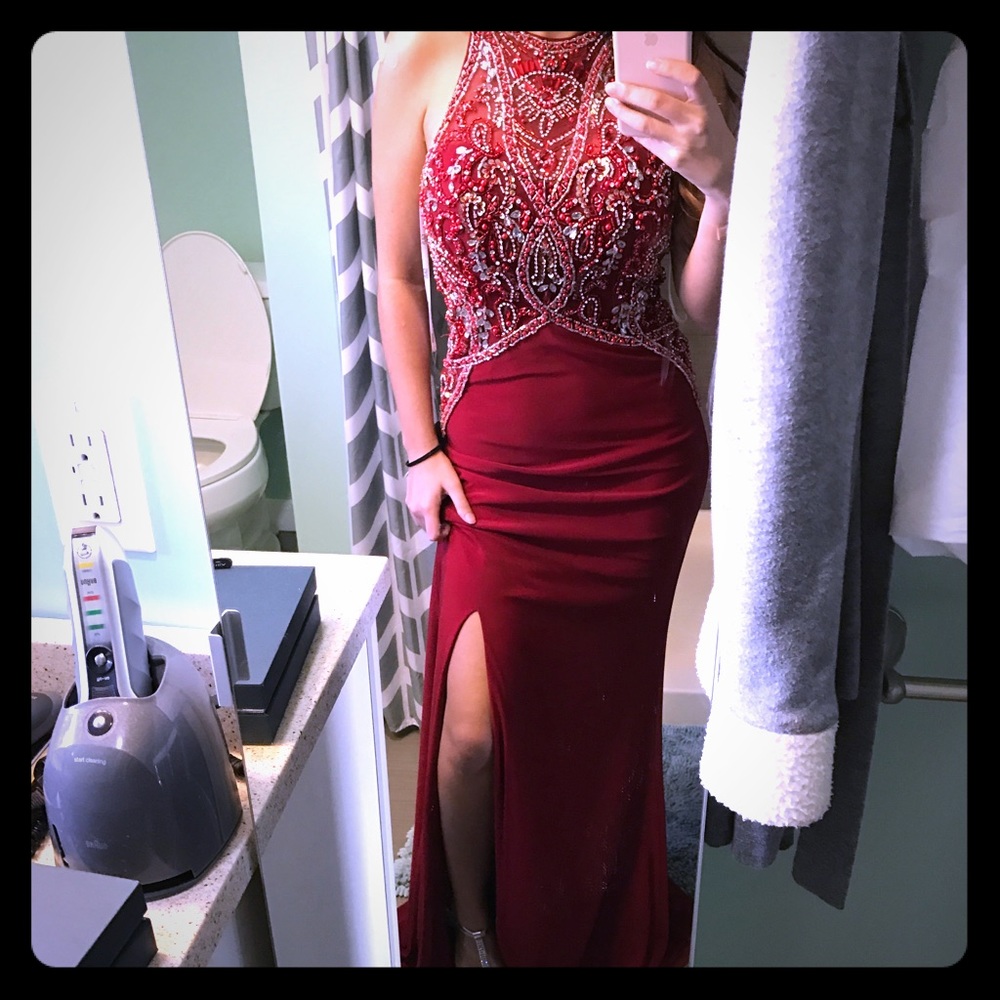 GLS FORMAL BEADED RED GOWN - XS